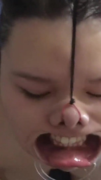 Das Sperma als Maske ist sehr gut für das gesicht
