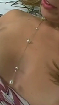 POV, tu as Kimberly Wood sous toi et elle te suce avec Gonzo