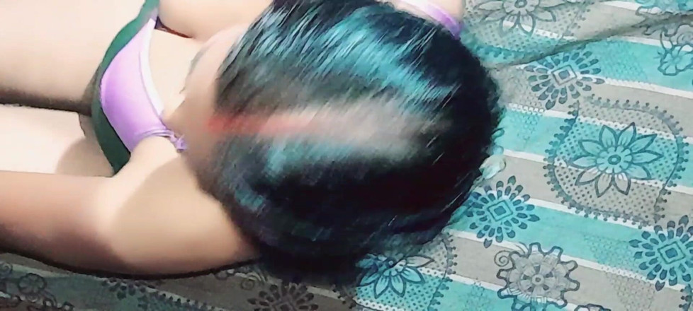 Renudbf: देसी चोदने लायक मम्मी की चूत में वीर्य