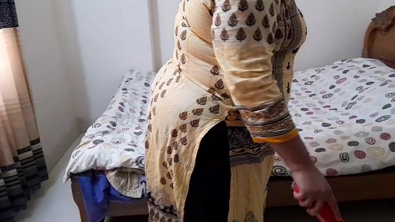 Aria Mia: Mătușa Depali futută de fiul vitreg când îi curăța camera!