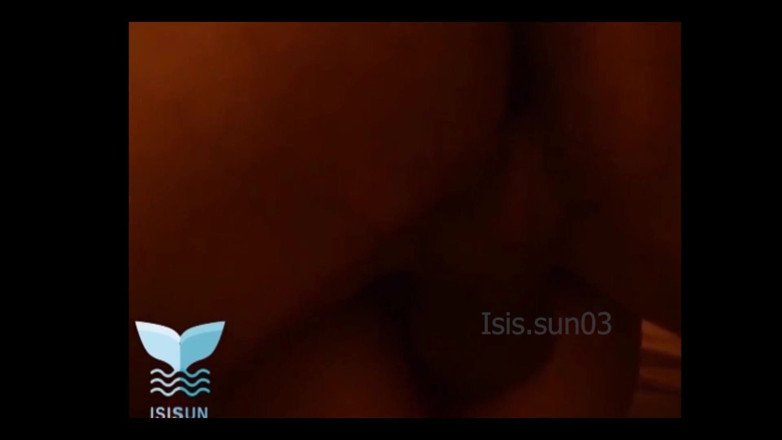 Isis Sun: Une femme sexy demande à son amant de l’enculer et adore ça,...