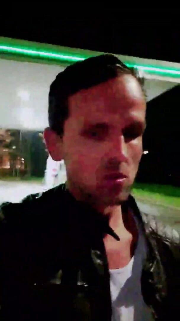 Slutboyben: Slutboyben Cam4 мозги на улице свиньи II, камшот на заправке