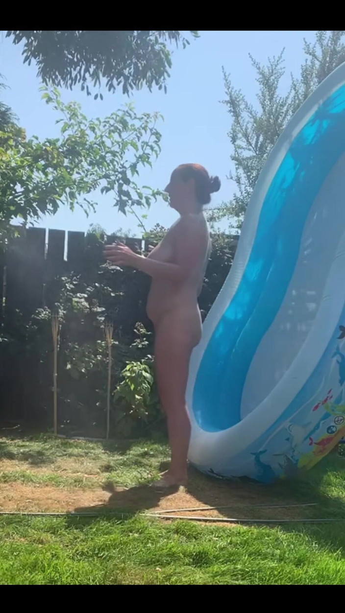 Keira_xxxxxx: Гарячі дні потребують холодного душу відмова звук редагується, щоб видалити дискусії