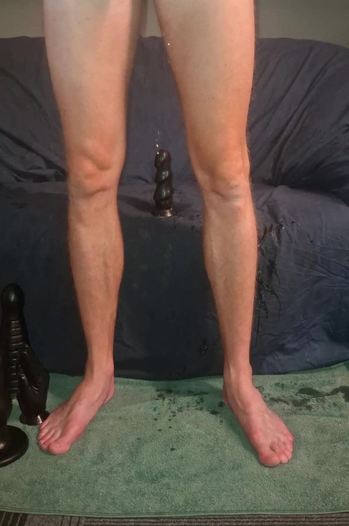 NoFace Twink X: Gemenei gay solo îi place să călărească vibratorul și are orgasme cu...