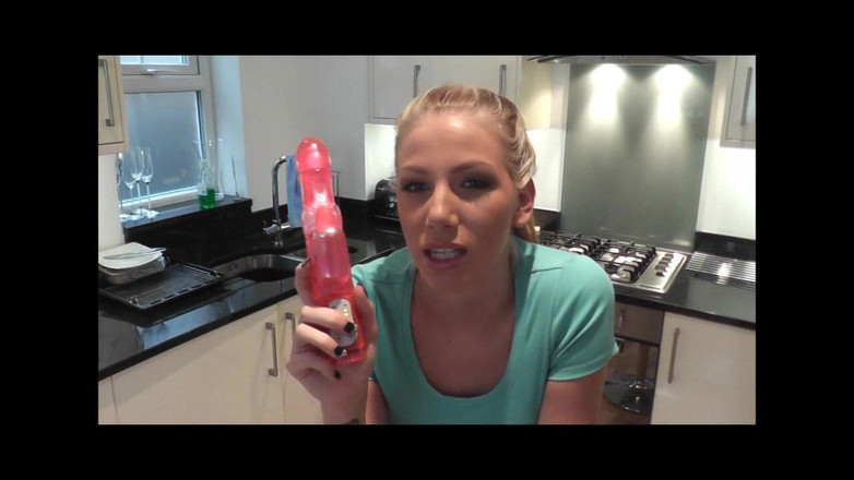 Danielle Maye: Yeni Rampant Rabbit