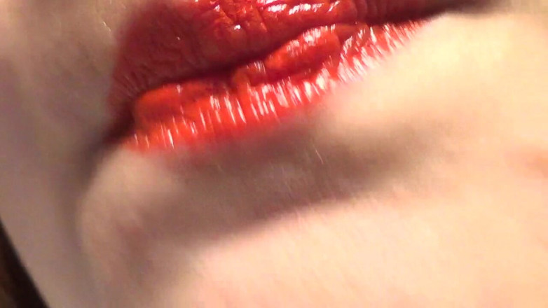 Goddess Misha Goldy: Französisches küssen mit mir! Roter lippenstift-fetisch!