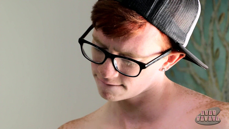 Bare Twinks: En stor barbacka nördkuk för hans hål