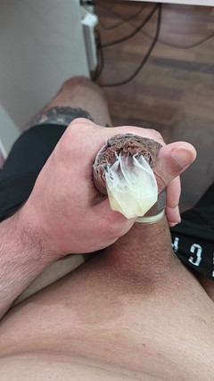 Lkdick8: Enchi Uma Camisinha De Leite