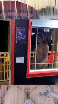 Heiße Ehefrau Kommt Nackt Zurück Ins Hotelzimmer!