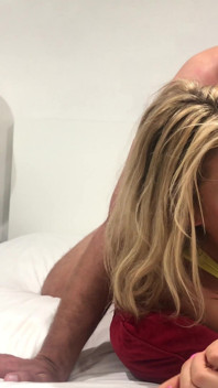 Die junge blonde riley steele wird von dickem schwanz hart gefickt und ins gesicht gespritzt