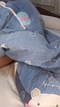 827 min bystiga styvdotter vill betala mig med hennes röv för sina sexstudier