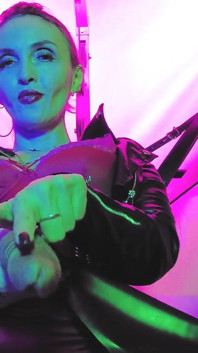 ドミナトリックスエヴァラテックス女王様ビッグディックBDSMソロラバーレザーヒールホットセクシーなデカ尻
