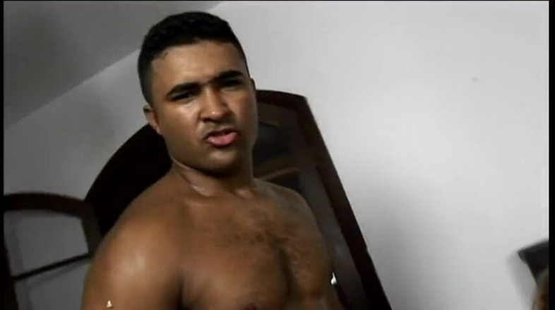Give me BBW: Gordinha loira enfia um pau duro em sua buceta peluda