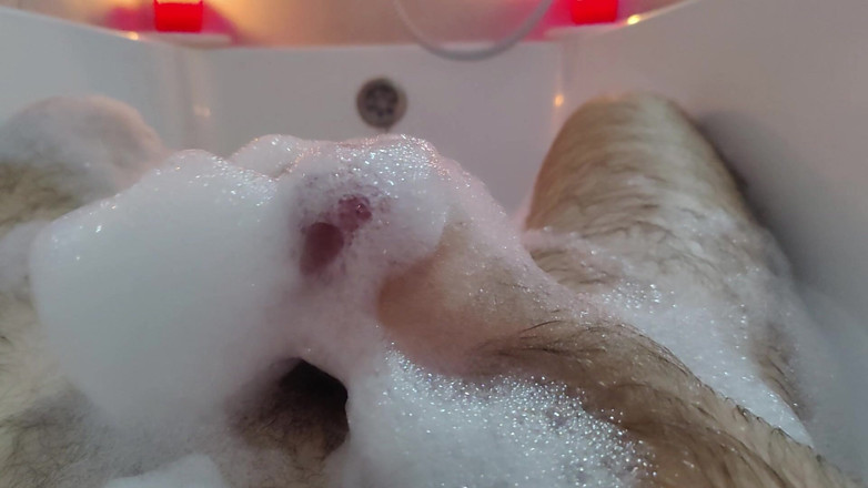 Hidden Horny Smile: Täckt i skum - min intensiva badrum solo finish