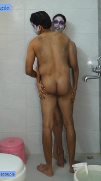 Sapna face un duș cu Jijaji la Diwali când toată lumea este plecată