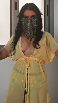 Veiled Beauty’s Slow Oriental Striptease