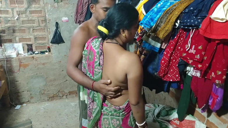 Raju Raju: I Fucked the Neighbour Bengali Stepaunty After Stripping Her Naked