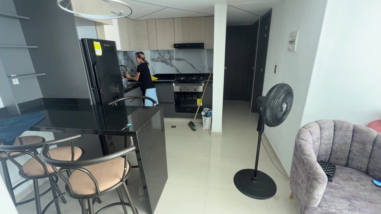 CatalinaPalvin: Küçük komşum, karımın gavatının bana lezzetli götünü vermek için orada...