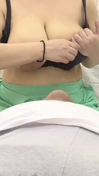 ลูกชายเลี้ยงของฉันชอบดูดนมแม่เลี้ยง ดูดหัวนมไม่ต้องห่วง แม่เลี้ยงชอบให้นมลูก นมใหญ่แม่เลี้ยง