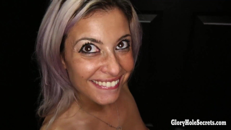 Glory Hole Secrets: Krásná ruská Alana polyká 16 dávek