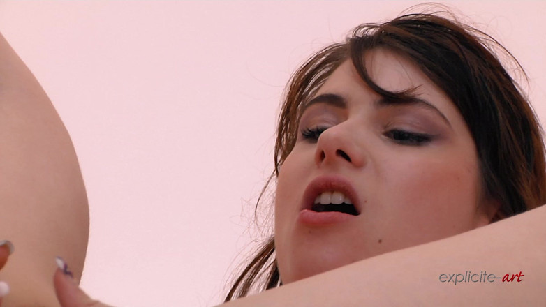 Explicite by John B root: Deux merveilleuses teens françaises dans une super vidéo lesbienne avec...