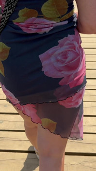 Nimic altceva decât vedere prin Negligee. Apoi joacă-te cu tot corpul meu până când ejaculez.