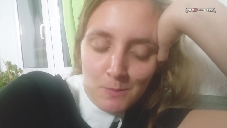 Fuck n Fetish: Menina soluça