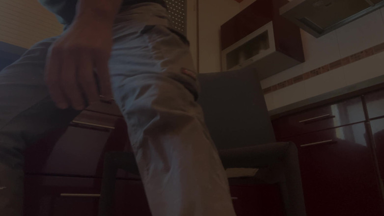 Cristina Sauvage: Випадковий домашній секс на кухні - гаряча дружина смокче і катається на великому члені