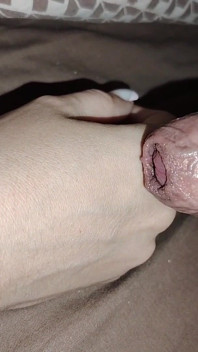 J’ai Touché La Main De Ma Demi-sœur Avec Ma Bite