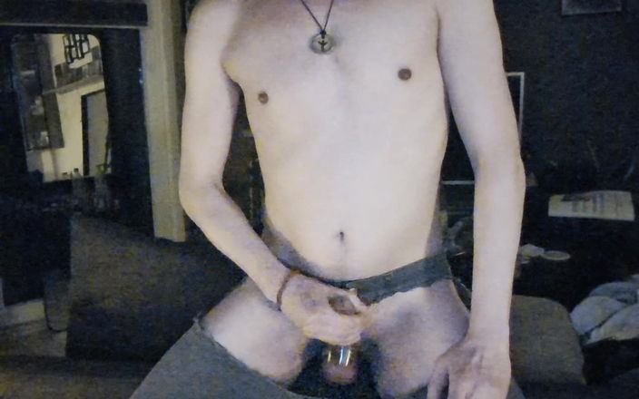 kinkygaynudist: 男同手淫和吸烟
