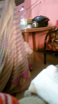 Desi Tamil la moglie cattiva Renu Petticoat camicetta Saree stuzzica per l'amico del marito! Moglie indiana