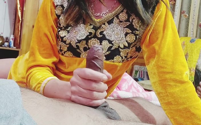 Bolly Karma: Canlı Streem'deki evli kadın kocasıyla sevişiyor