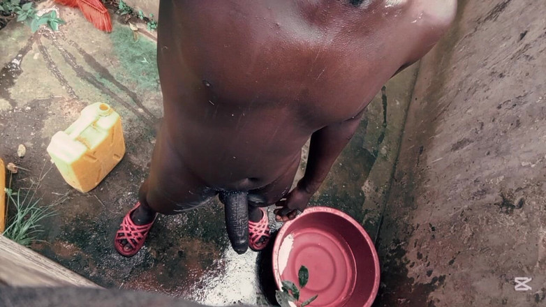 Hongi: Zenci adam büyük yarağıyla nasıl baş edileceğini biliyor