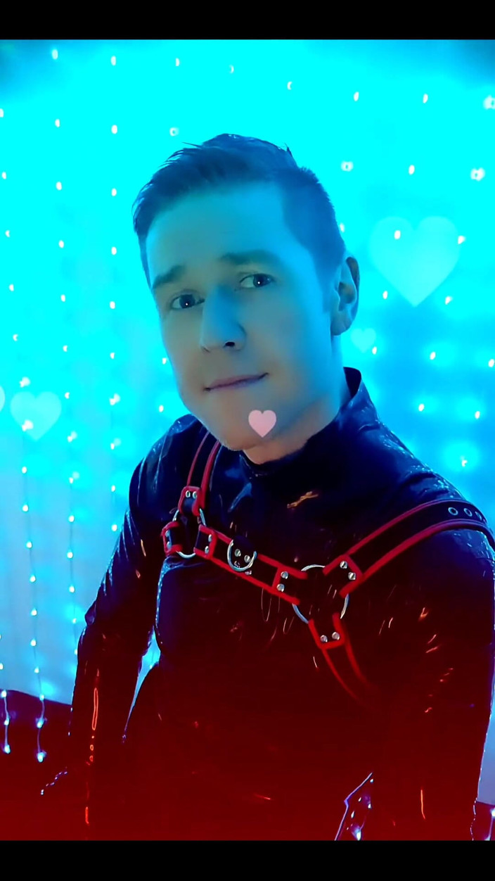 Roman Heart: Vide Clip Outtake para meu novo reelLatexRubberBlackstyle