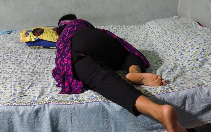 SAFI TV: Aku memeluk bibi tiriku dan mulai menidurinya