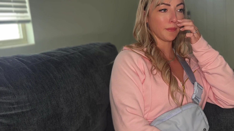 James Hardon: Rubia caliente se acerca después de que su marido descuida...