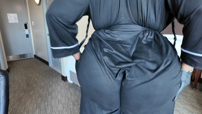 patravontesse: TS patra - 淋浴后精油秀：70“屁股，双G乳房和厚未割的鸡巴 2-加载射精倒计时