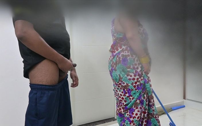 savithabhabhi: Mucama Hema follada por el propietario