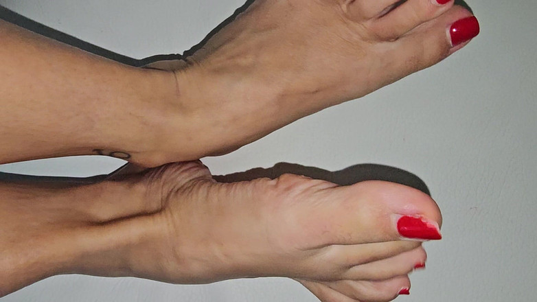 Only Maya: 私の足は好きですか?