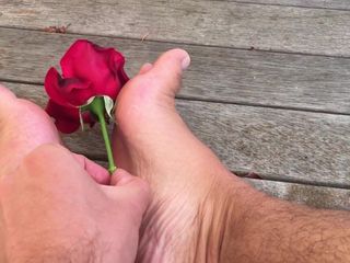 Manly foot: Rozen zijn red my feet zijn voor U - Manlyfoot - flip...