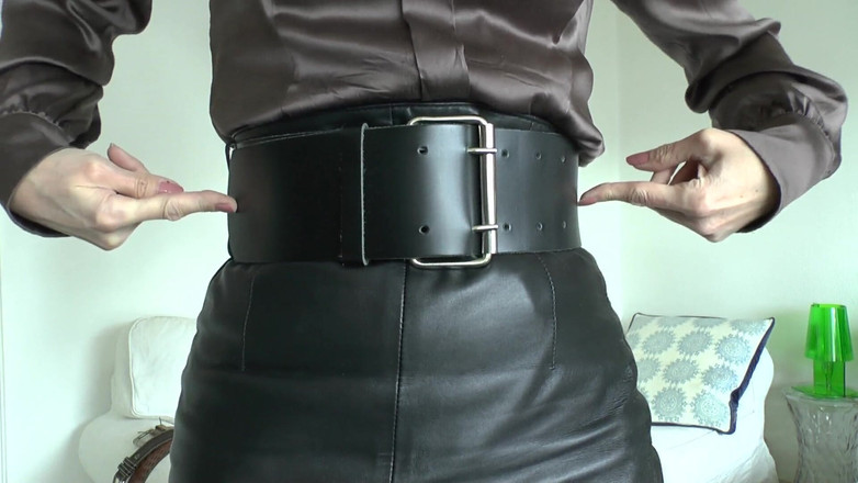 Lady Victoria Valente: Belt Fitting in the Living Room, Part 1, Lady Victoria Valente