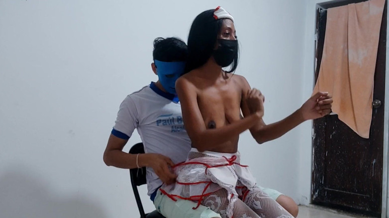 NEGRITA SEXY: Novomanželé děvka tanečnice svádí doma svého nevlastního bratra