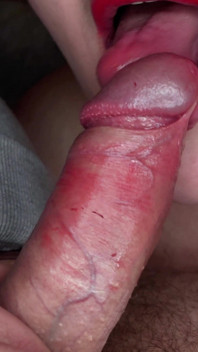 Tante seksi dicrot di mulut - close up 