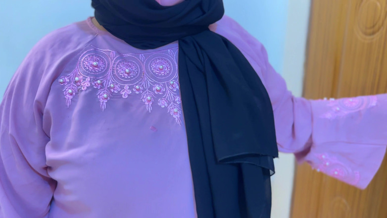 Aria Mia: Грубый трах мусульманской женщины в хиджабе! - Дикая сперма