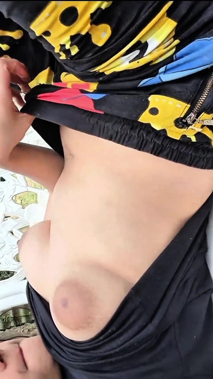 Yulieth Gomez: 色情女演员尤莉丝·戈麦斯展示她美味的阴户