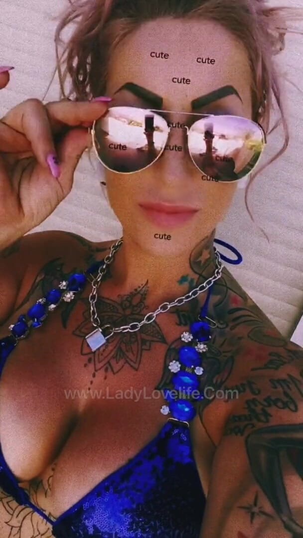Lady Love Life: Lady Lovelife / / bikini seksi dan buah dada besar