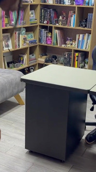 그녀는 의상 파티에 가서 그들은 섹스를 끝냈어 (확장)