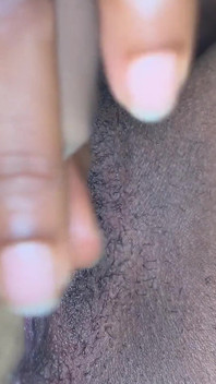 Orgasme amateur en solo