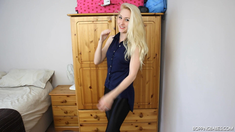 Bopping babes: Rachelle Summers - сексуальные штаны на дискотеке