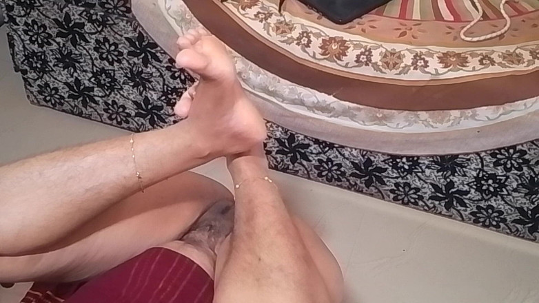 Skydreem1104: マラヤーリの看護師スニータが自宅で友人にセックスされる